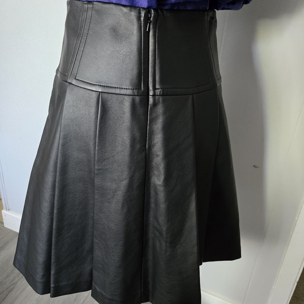 Michael Kors Black Leather Skirt - Picture 2 of 7
